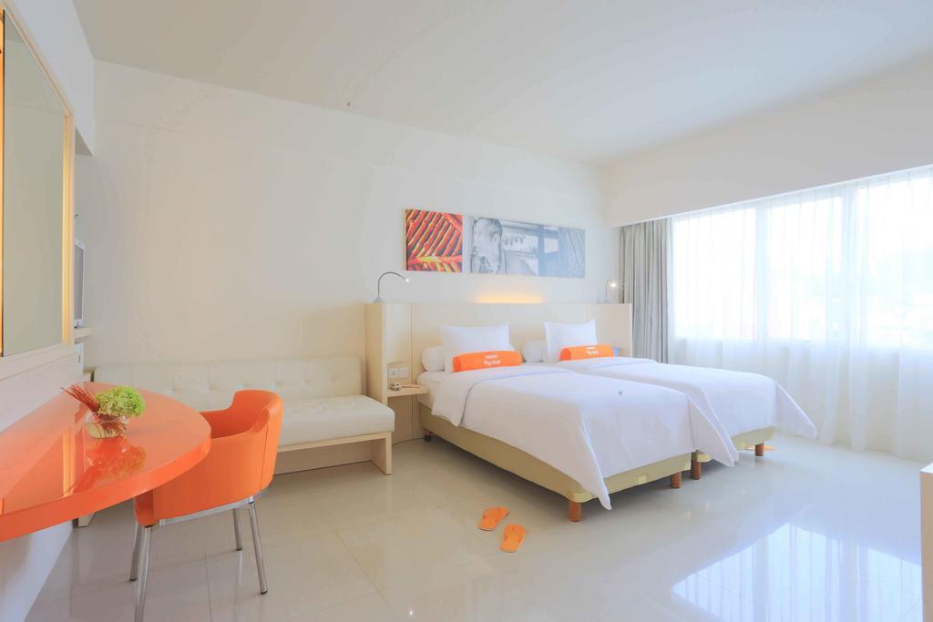 Harris Hotel & Conventions Ciumbuleuit Bandung Exterior foto
