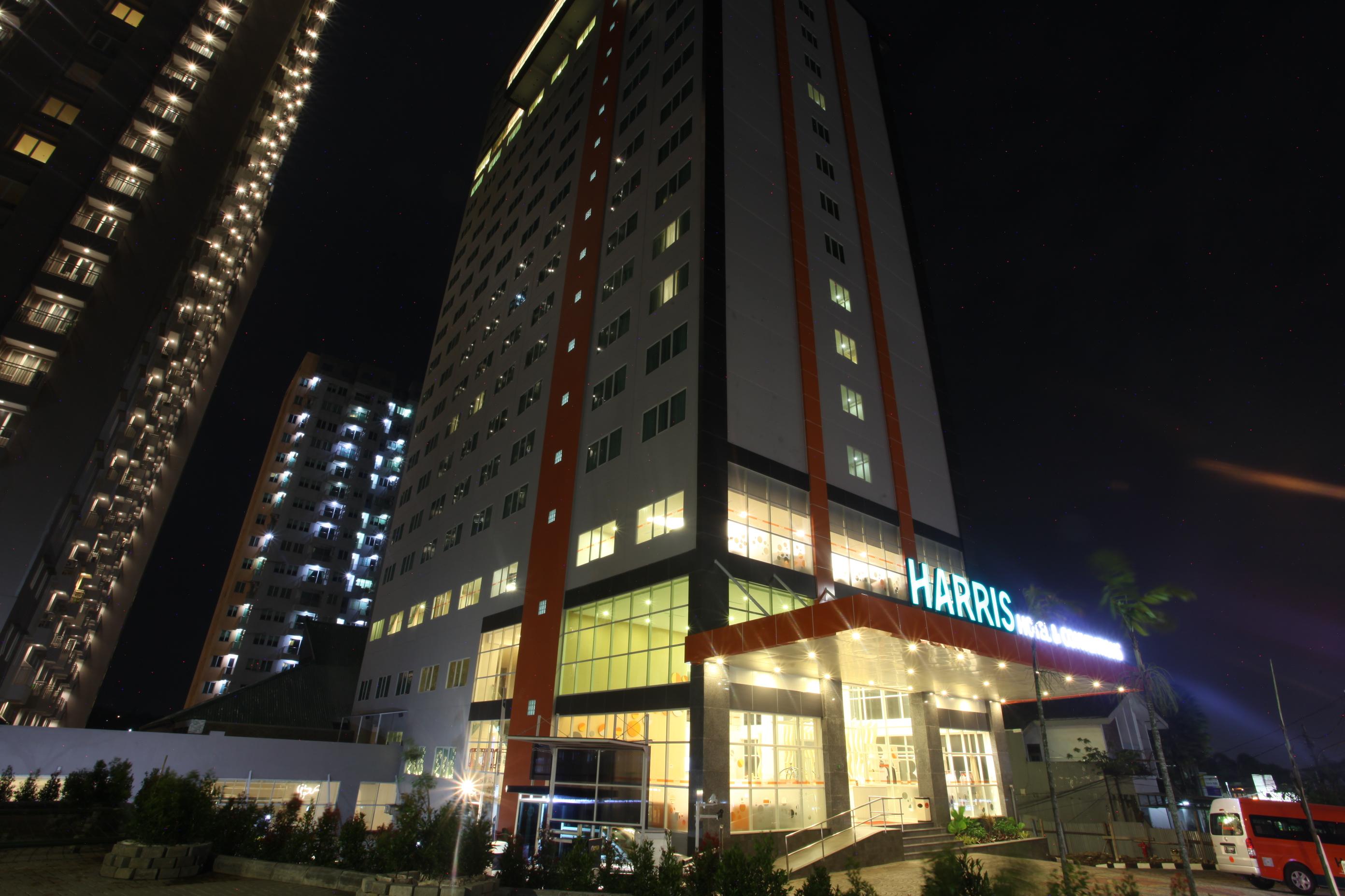 Harris Hotel & Conventions Ciumbuleuit Bandung Exterior foto