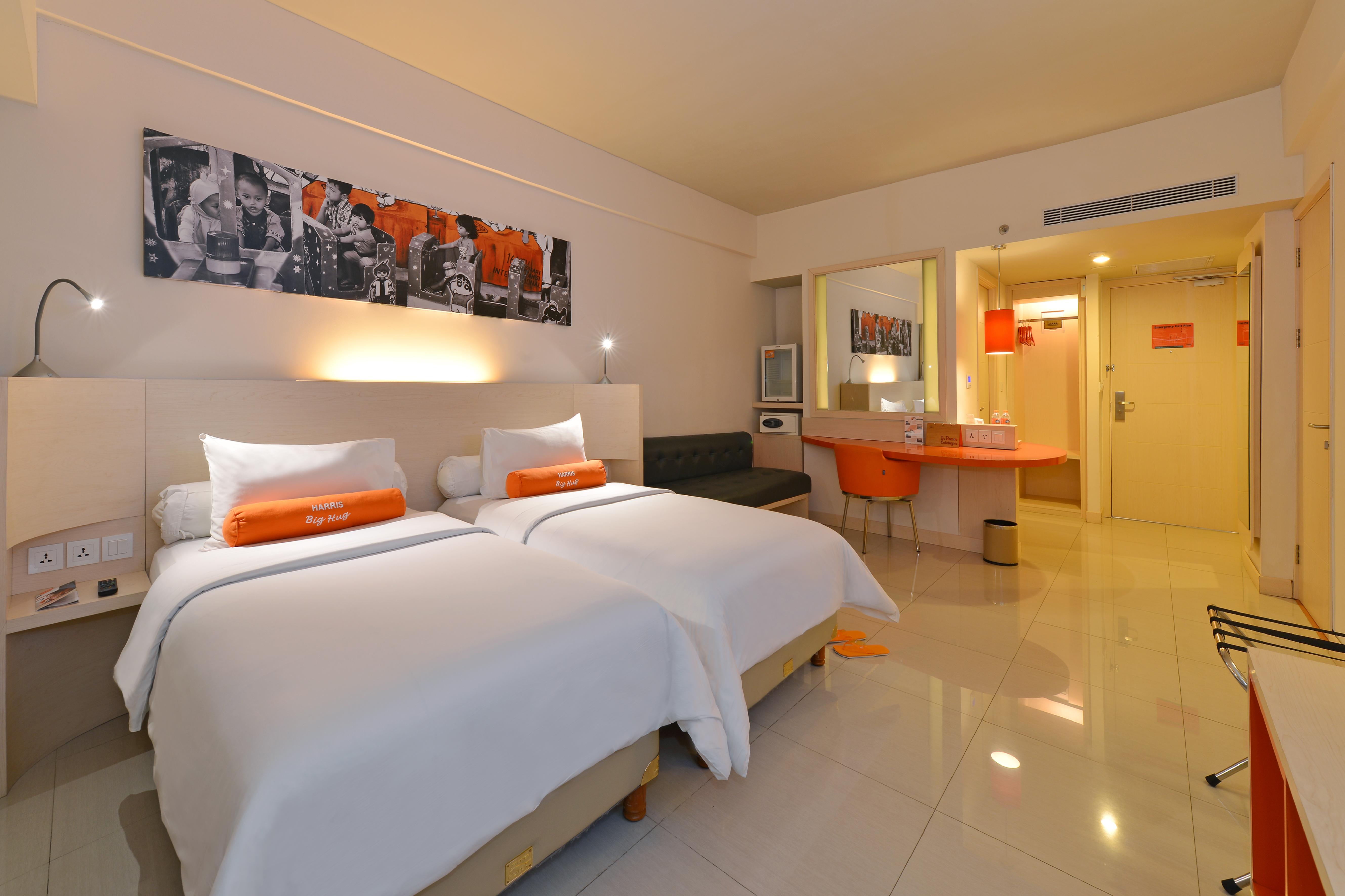 Harris Hotel & Conventions Ciumbuleuit Bandung Exterior foto