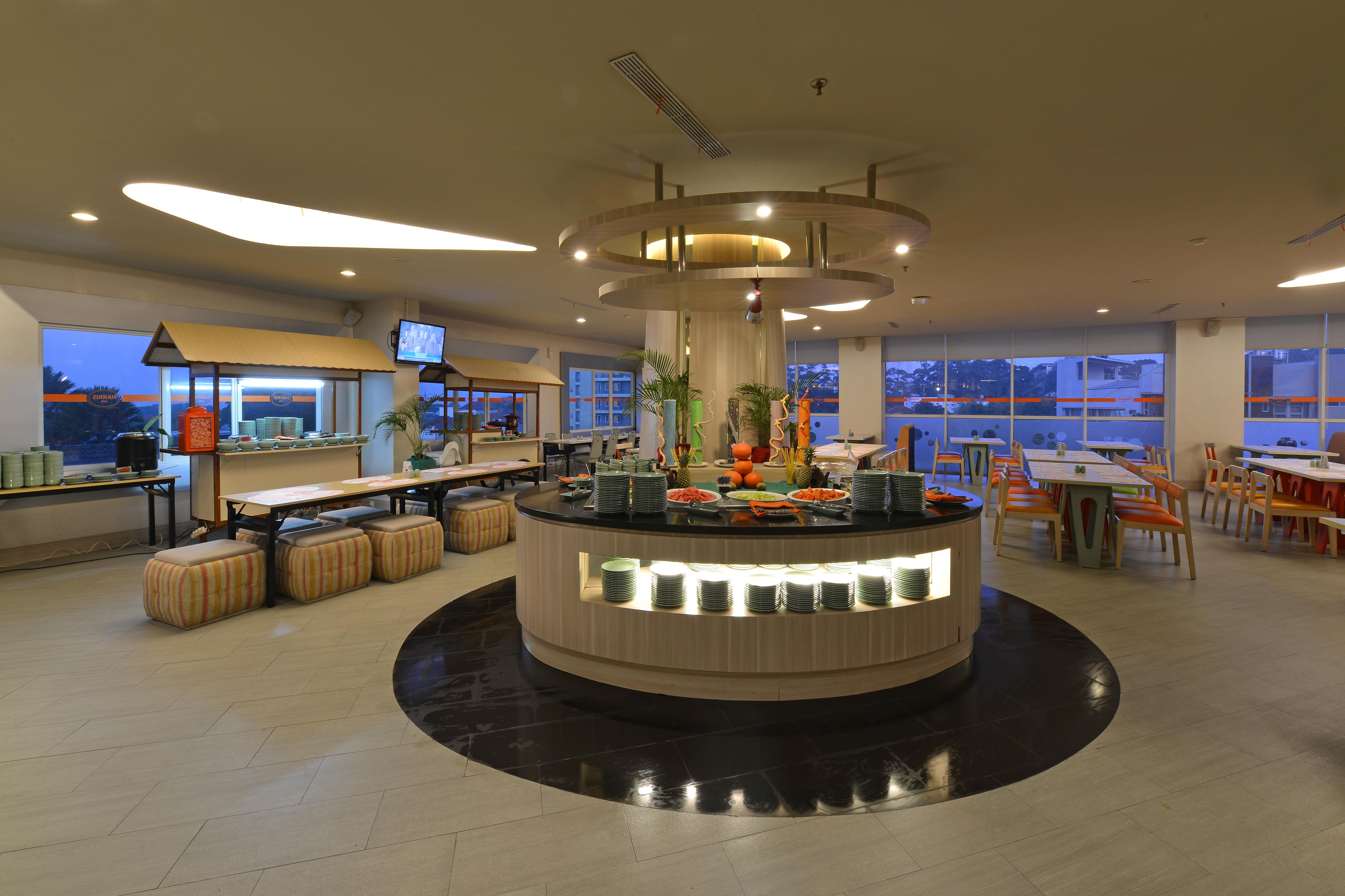 Harris Hotel & Conventions Ciumbuleuit Bandung Exterior foto