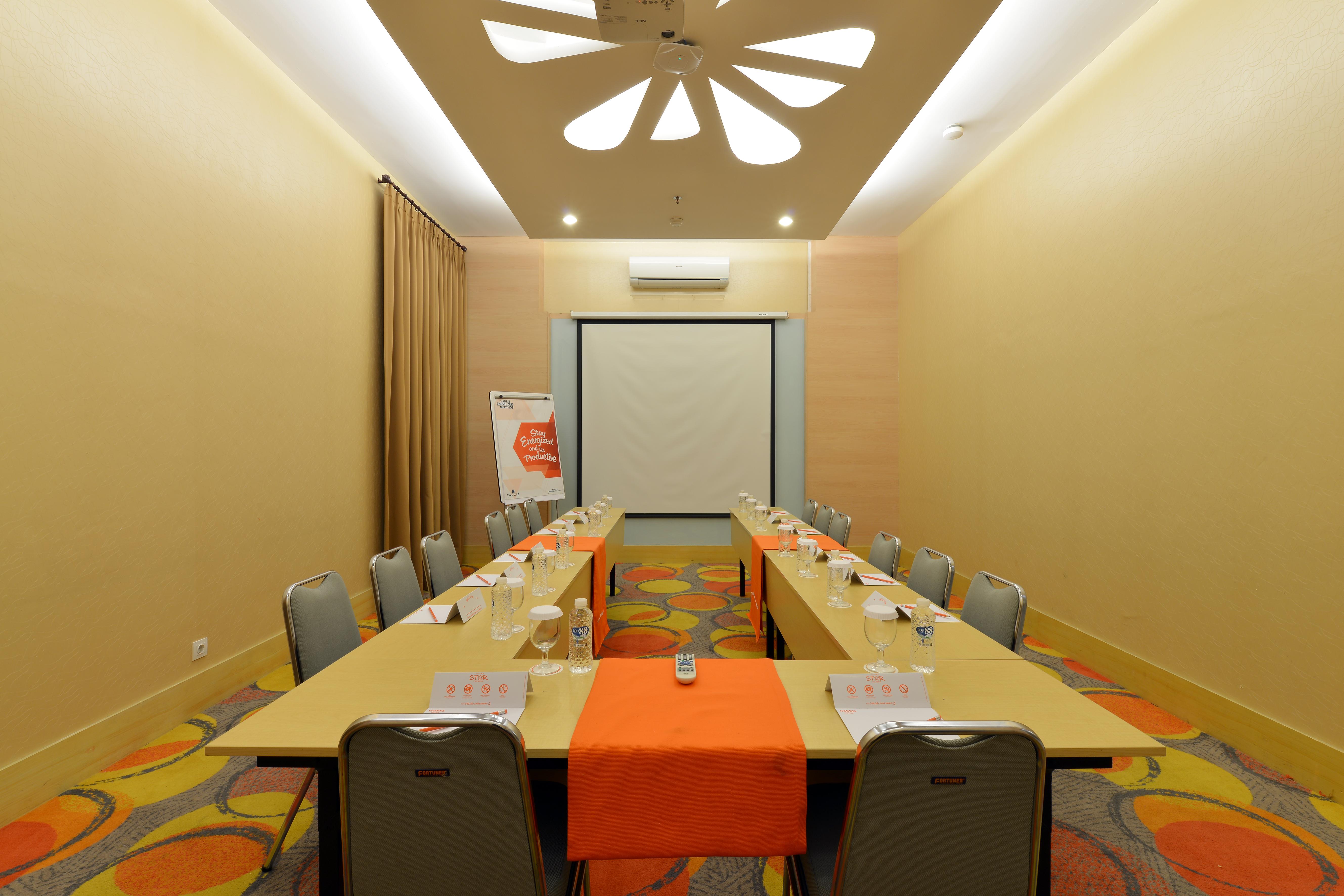 Harris Hotel & Conventions Ciumbuleuit Bandung Exterior foto
