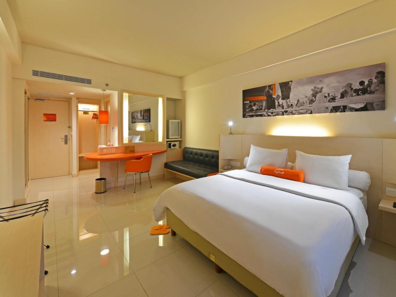 Harris Hotel & Conventions Ciumbuleuit Bandung Exterior foto