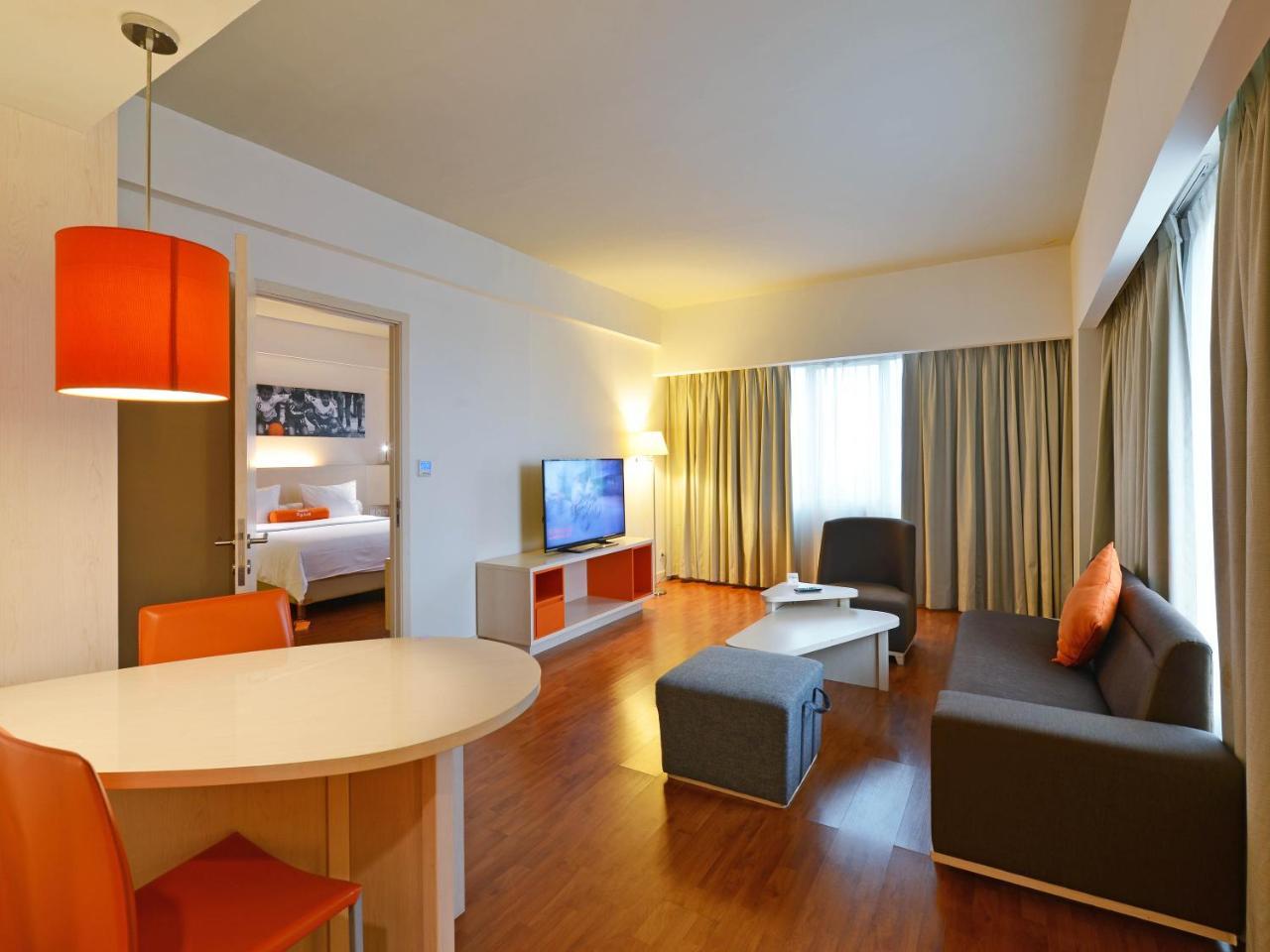 Harris Hotel & Conventions Ciumbuleuit Bandung Exterior foto